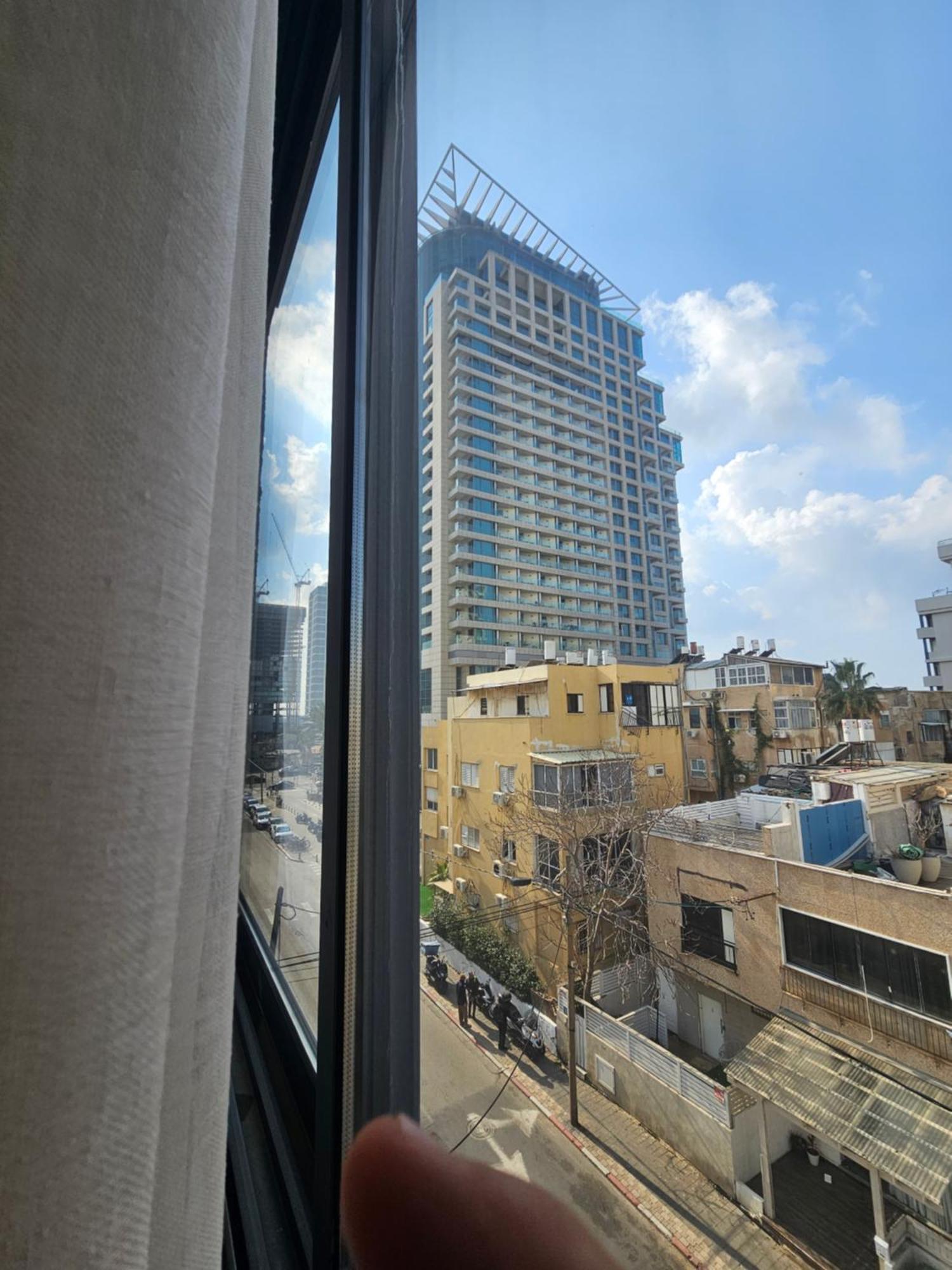 Hayarkon 24 Beach Apartment Tlv Tel Aviv Bagian luar foto